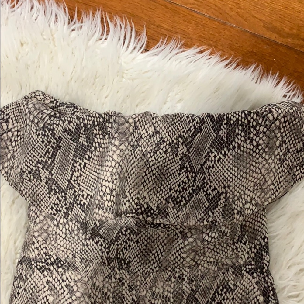 Babaton x Artizia flutter snake print jumpsuit 00 - Picture 3 of 6